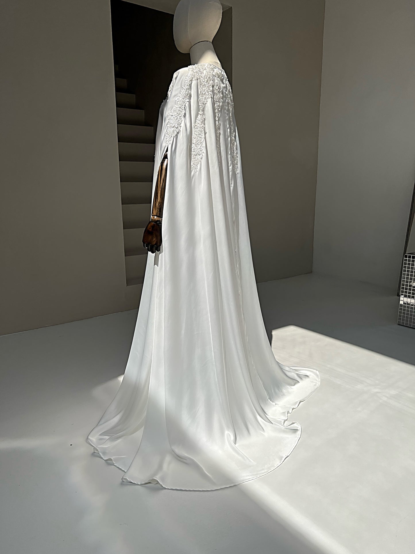 MODEST BRIDAL - DRESS AND CAPE AMEERA